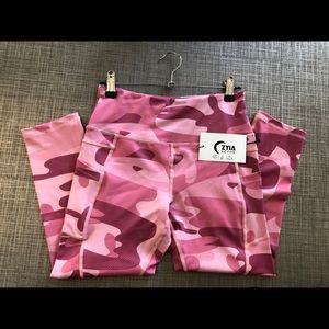 Pink Camo Pocket Light n Tight Hi-Rise Capris 20"